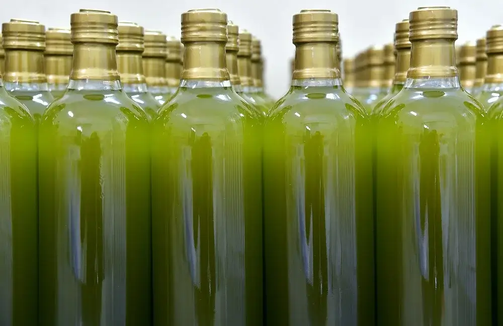 The Ultimate Guide to Moroccan Oil: Benefits, Facts, and DIY Recipes